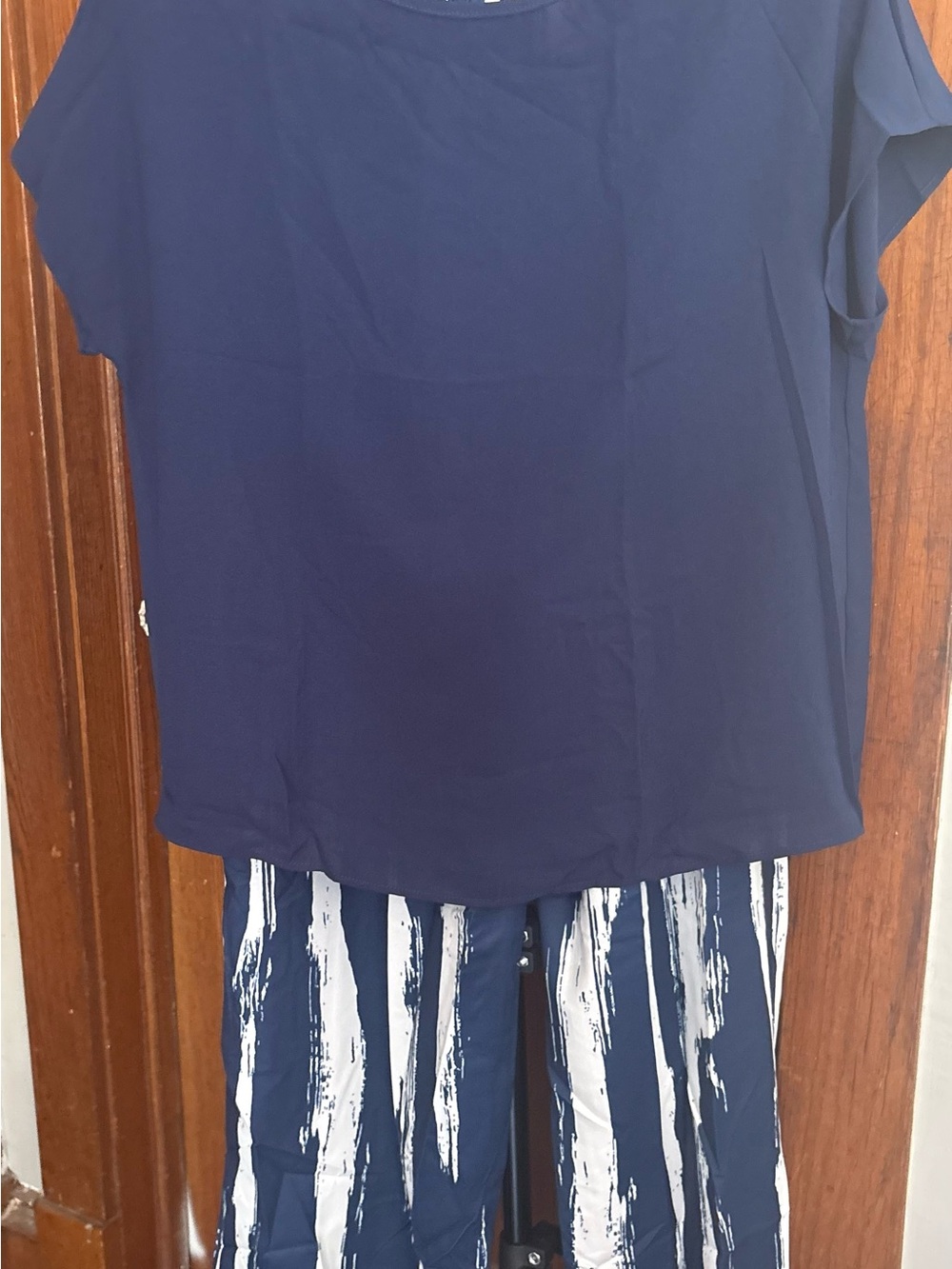 Navy Tee & Blue/White Brushstroke Print Wide-Leg Pants Set - Picture 9 of 13